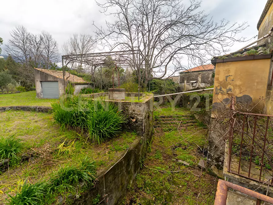 Immagine 50 di Casa indipendente in vendita  in Via Armando Diaz 83 a Zafferana Etnea