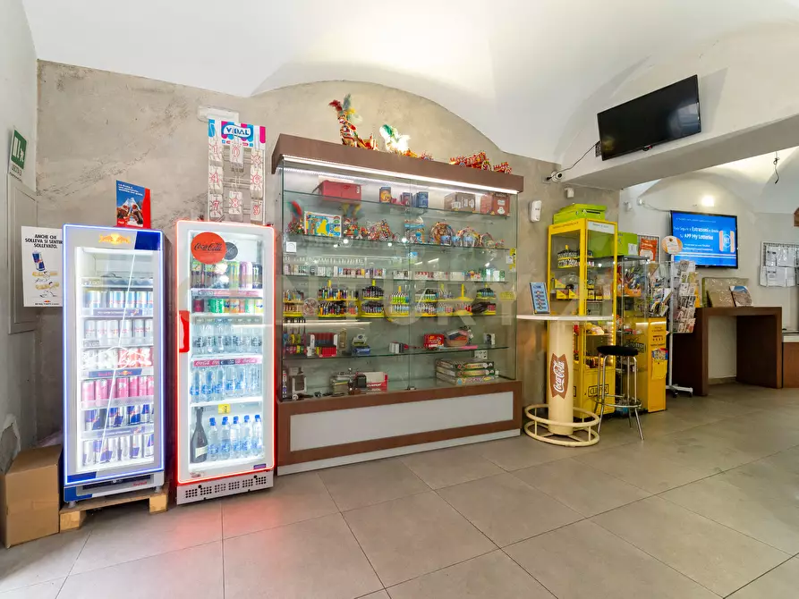 Immagine 8 di Tabaccheria in vendita  in Via Antonino di Sangiuliano 239 a Catania
