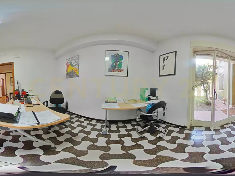 Immagine 44 di Pentalocale in vendita  in Via Grazia Deledda 2 a Catania