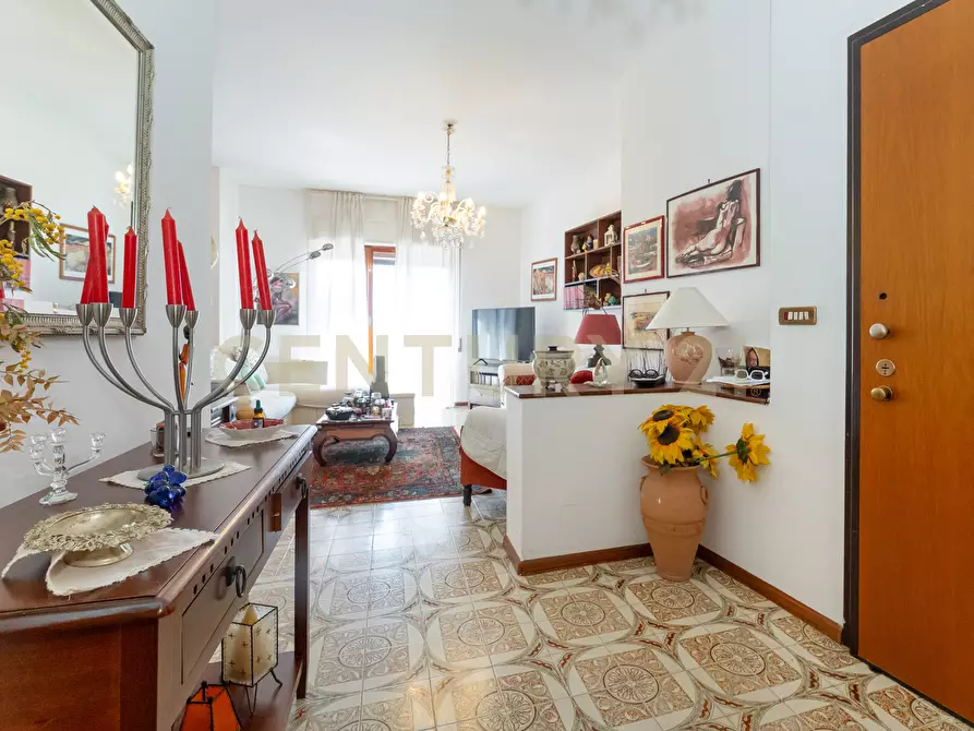 Immagine 12 di Pentalocale in vendita  in Via Cristoforo Colombo 1 a San Gregorio Di Catania