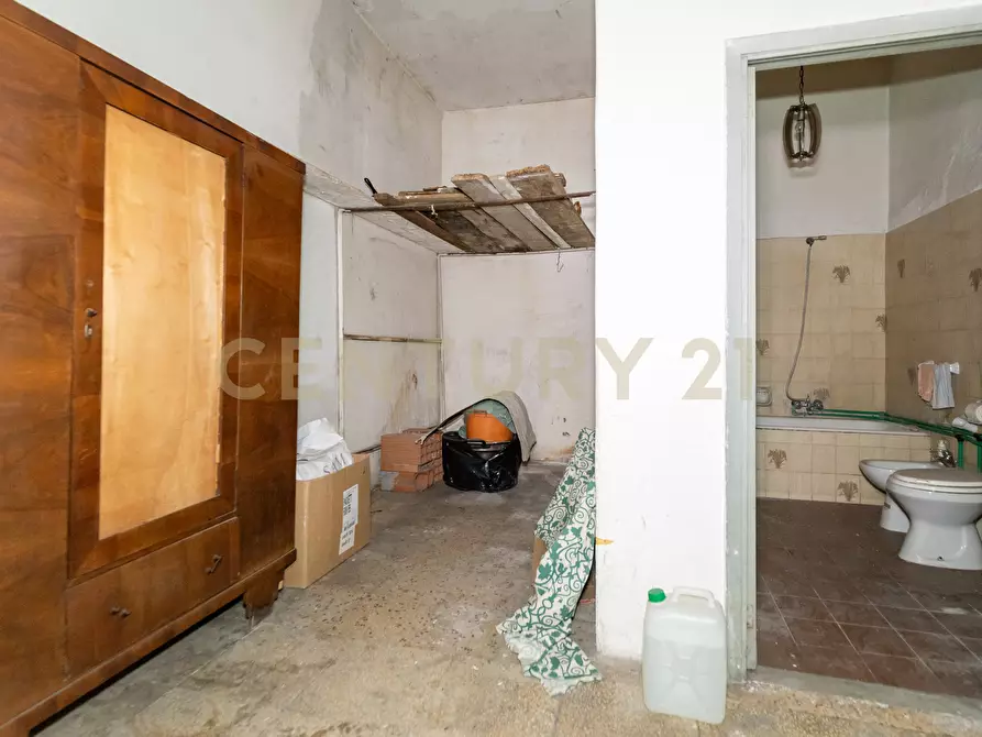 Immagine 30 di Pentalocale in vendita  in Via Feltre 39 a Paterno'