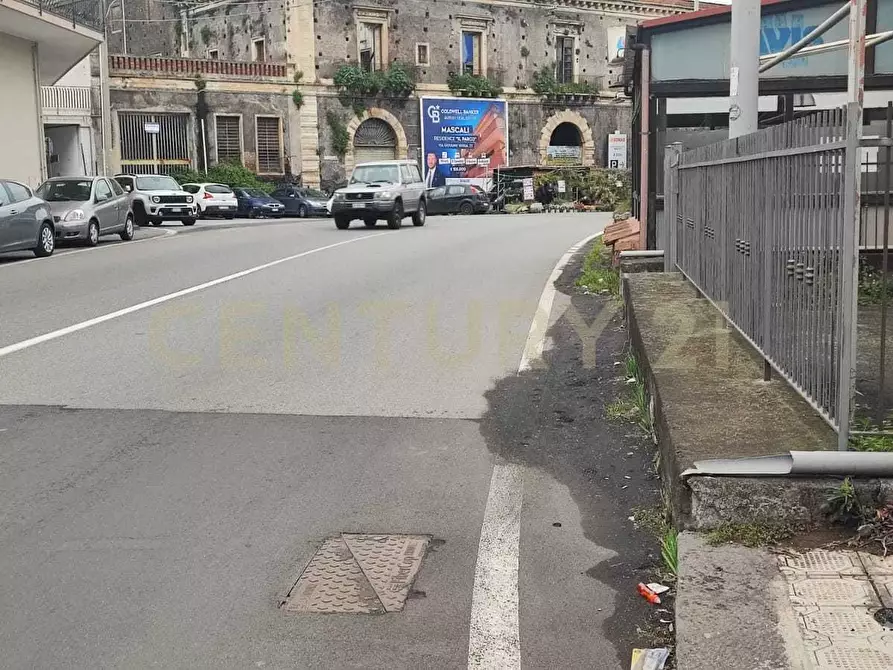 Immagine 9 di Locale commerciale in vendita  in Via Siculo Orientale 488 a Catania