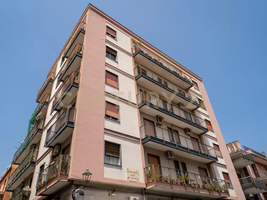 Immagine 40 di Pentalocale in vendita  in PIazza Indipendence 3 a Misterbianco