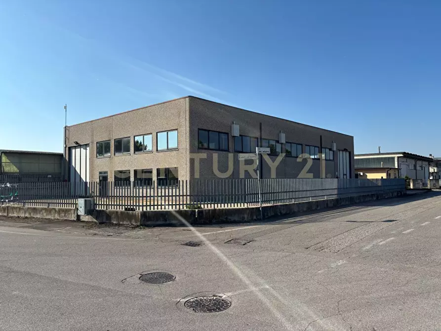 Immagine 4 di Attività artigianale in affitto  in Via Caduti sul Lavoro 23 a Isola Della Scala