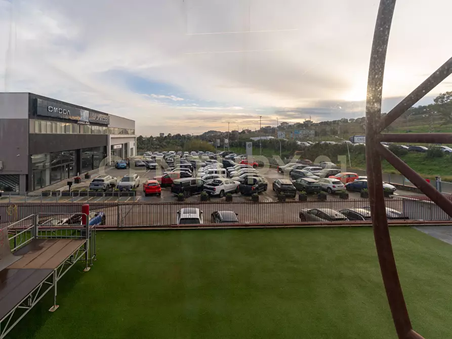 Immagine 39 di Attività commerciale in vendita  in Viale del Commercio a Misterbianco