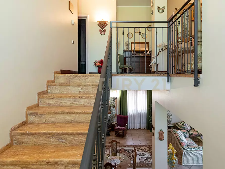 Immagine 65 di Villa in vendita  in Via Salemi 19 a Mascalucia