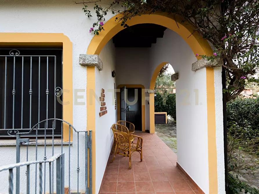 Immagine 4 di Casa indipendente in vendita  in Via Madrid a San Teodoro