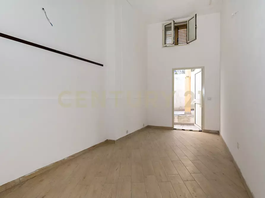 Immagine 49 di Locale commerciale in vendita  in Via Nizzeti 3 a Tremestieri Etneo