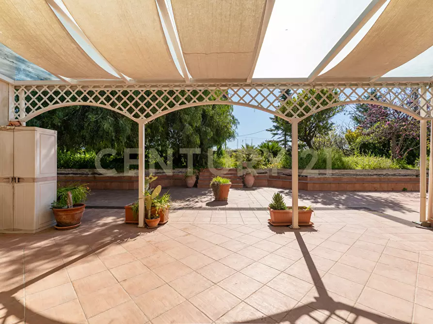Immagine 46 di Villa in vendita  in Via Alcaloro Petrone 47 a Viagrande