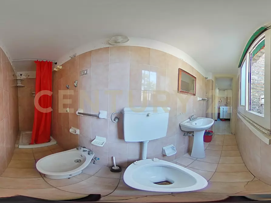 Immagine 41 di Bilocale in vendita  in Via F. Bianco 2 a Catania