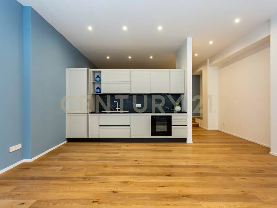 Immagine 3 di Loft/Open space in vendita  in Via dell'Olmata 30 a Roma