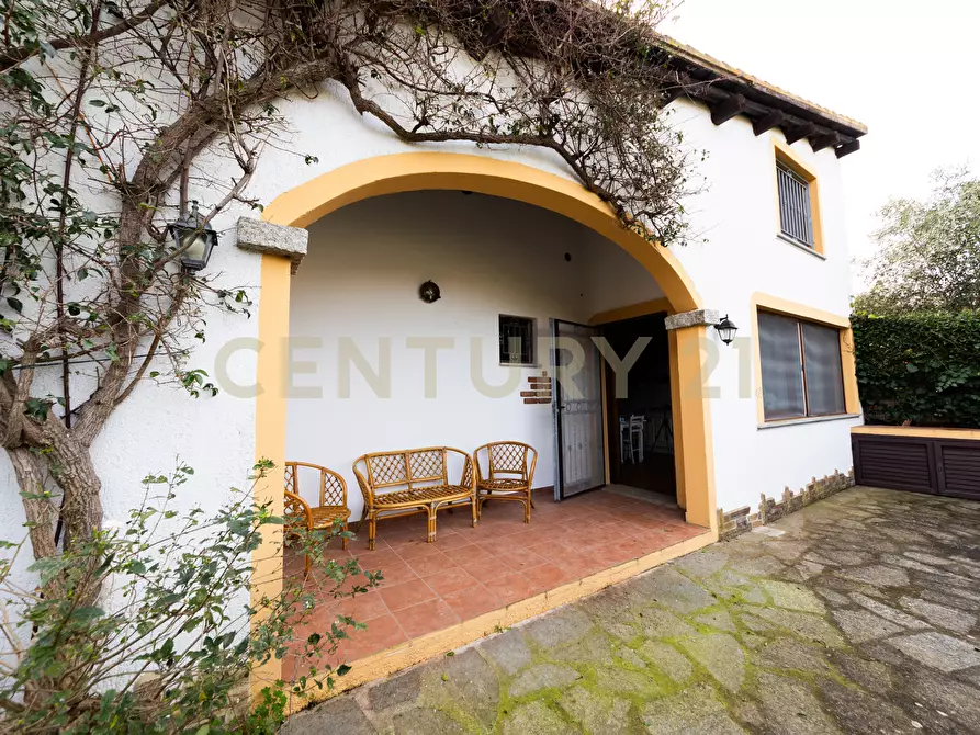 Immagine 5 di Casa indipendente in vendita  in Via Madrid a San Teodoro