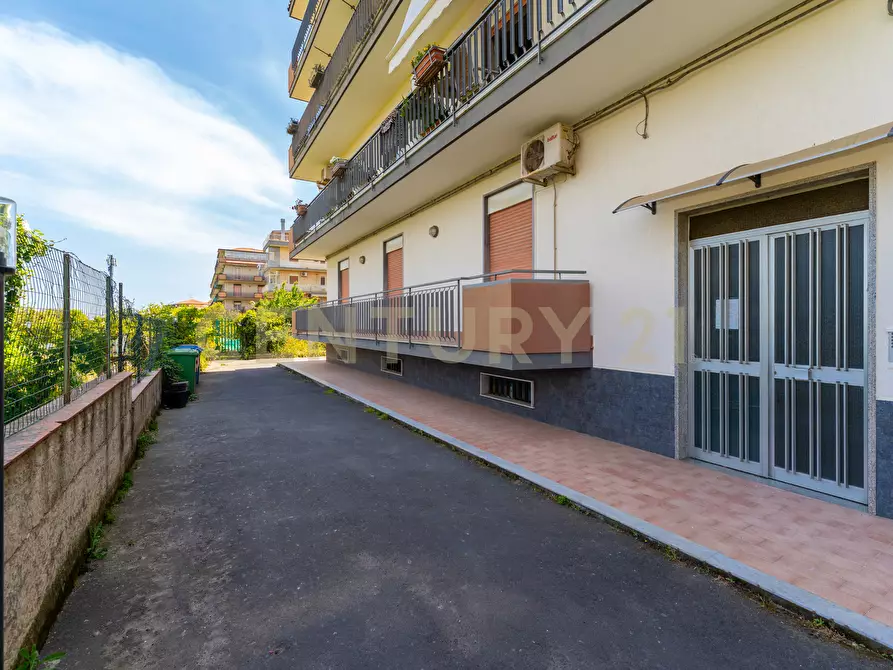 Immagine 11 di Quadrilocale in vendita  in Via Croce 72 a Aci Catena