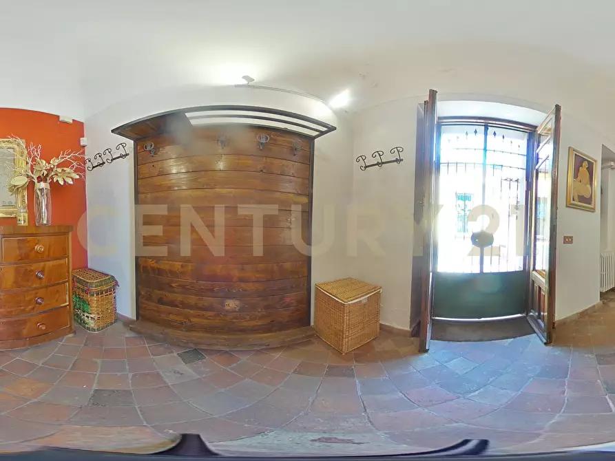 Immagine 44 di Locale commerciale in affitto  in Via Etnea 90 a Mascalucia