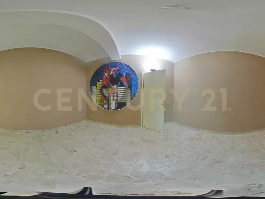 Immagine 43 di Pentalocale in vendita  in Via Due Obelischi 48 a Gravina Di Catania