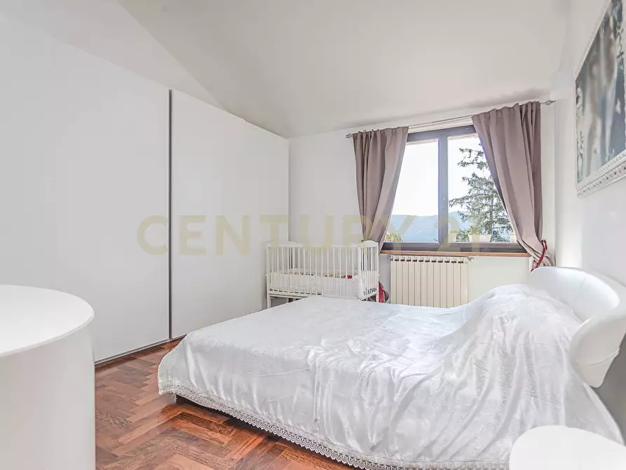 Immagine 52 di Villa in vendita  in Via Spiaggia del Lago 17b a Castel Gandolfo