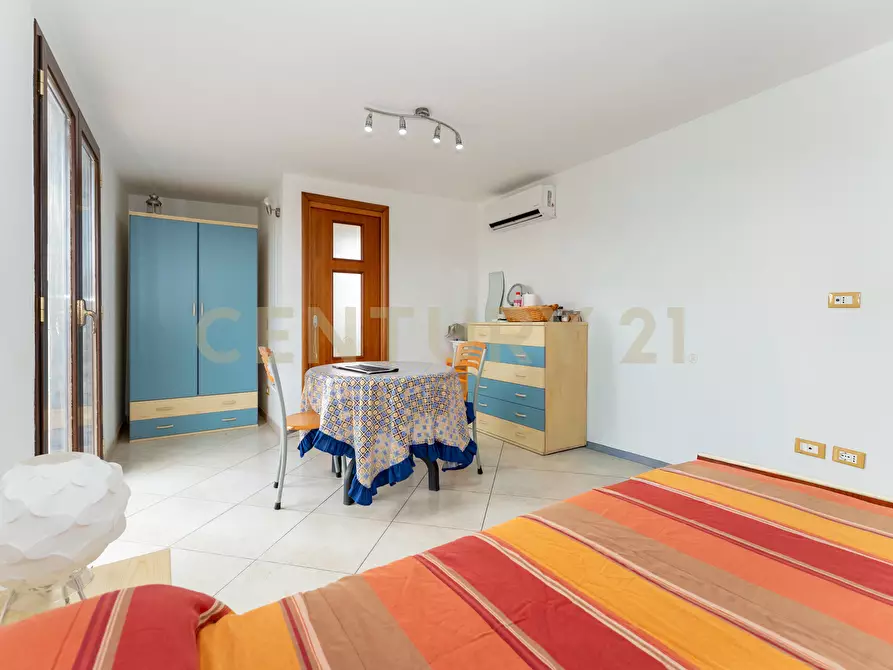 Immagine 15 di Appartamento in vendita  in Via dei Lillà 1 a Valverde