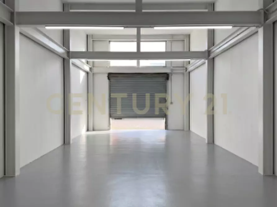 Immagine 5 di Garage in vendita  in Via Carlentini 4 a Siracusa