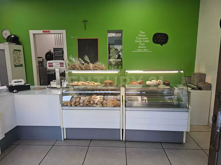 Immagine 6 di Attività commerciale in vendita  in Via Nuovalucello 156 a Catania