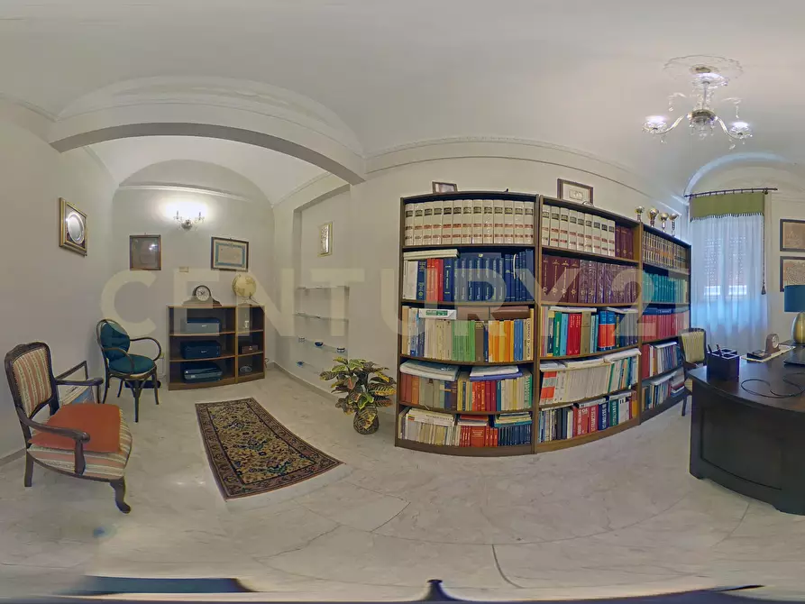 Immagine 58 di Pentalocale in vendita  in Via Antonino di Sangiuliano 185 a Catania