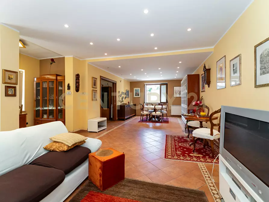 Immagine 50 di Villa in vendita  in Via Alcaloro Petrone 47 a Viagrande