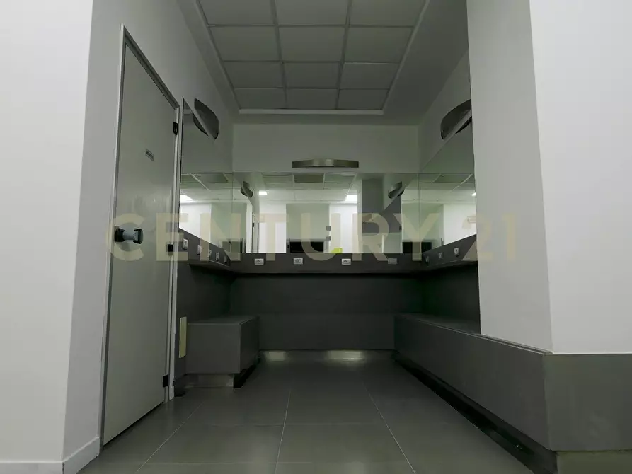 Immagine 20 di Attività commerciale in vendita  in Via Napoli sn a Aci Castello