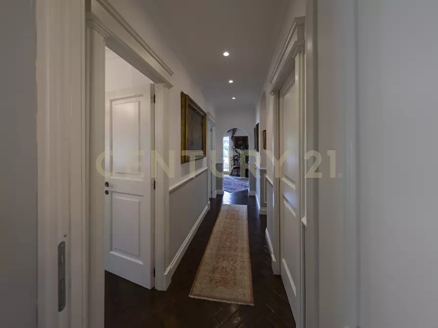 Immagine 41 di Quadrilocale in vendita  in Via Gregorio VII 382 a Roma