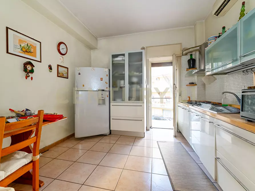 Immagine 26 di Pentalocale in vendita  in Via Fratelli Bandiera 13 a Gravina Di Catania