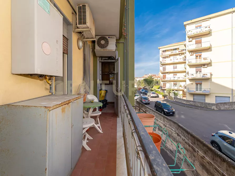 Immagine 30 di Pentalocale in vendita  in Via Fratelli Bandiera 13 a Gravina Di Catania