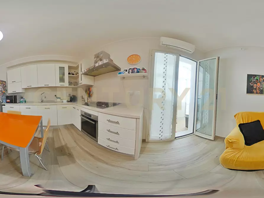 Immagine 51 di Quadrilocale in vendita  in Via Ludovico Ariosto 27 a Acireale