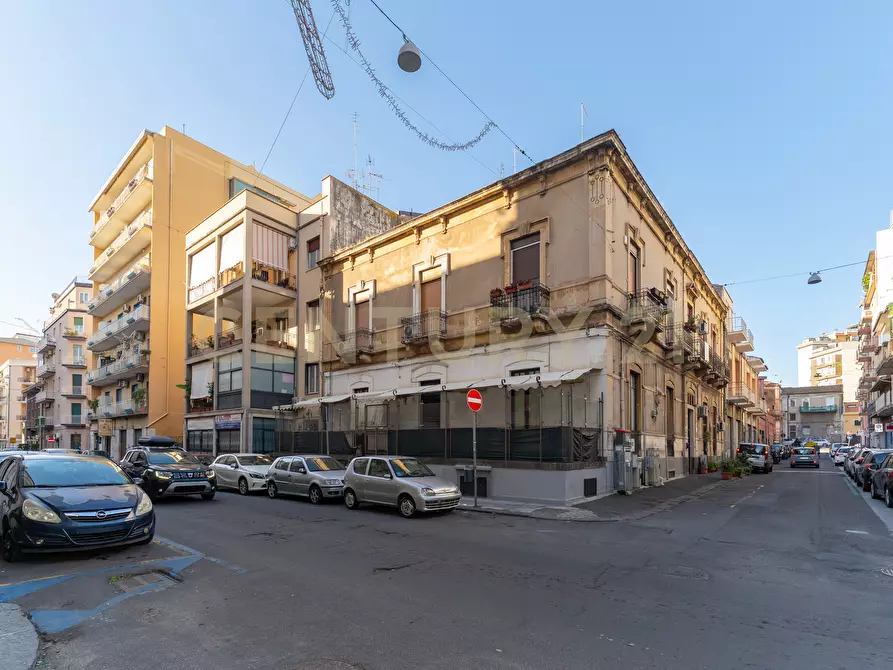Immagine 20 di Locale commerciale in vendita  in Via Vittorio Emanuele Orlando 125 a Catania