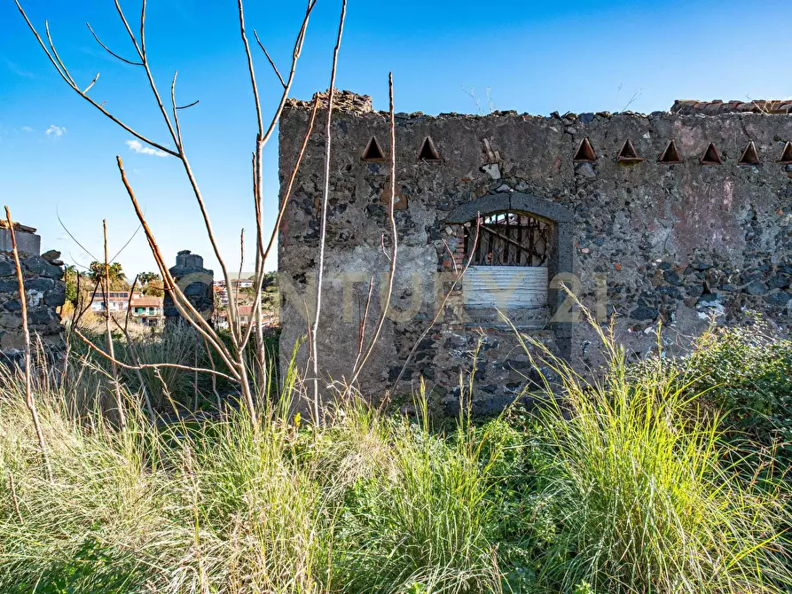Immagine 17 di Terreno agricolo in vendita  in Via Vampolieri a Aci Castello