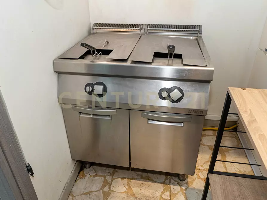 Immagine 14 di Locale commerciale in affitto  in Via Aldebaran 7 a Catania