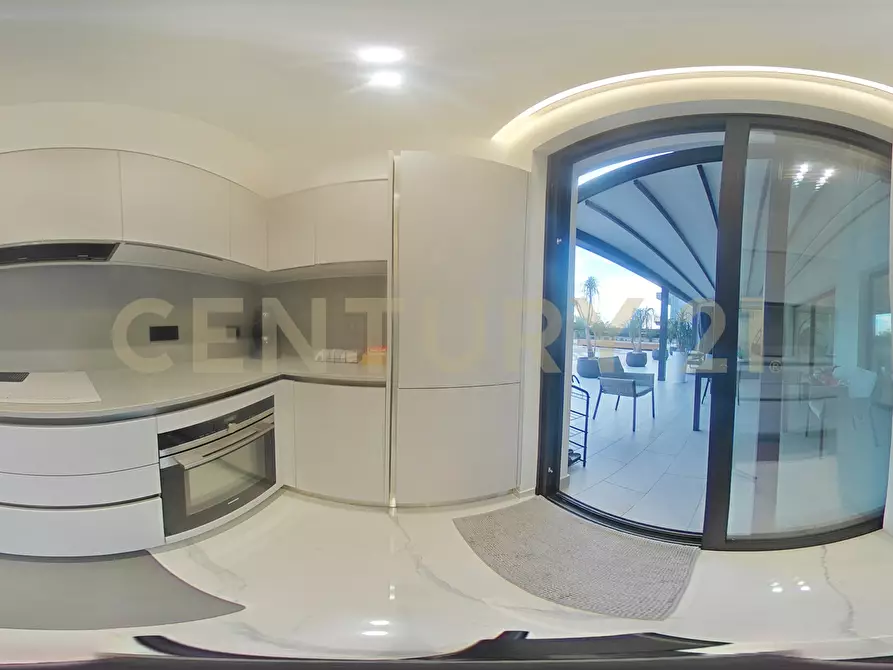 Immagine 119 di Villa in vendita  in Via Sant' Andrea 8 a Catania