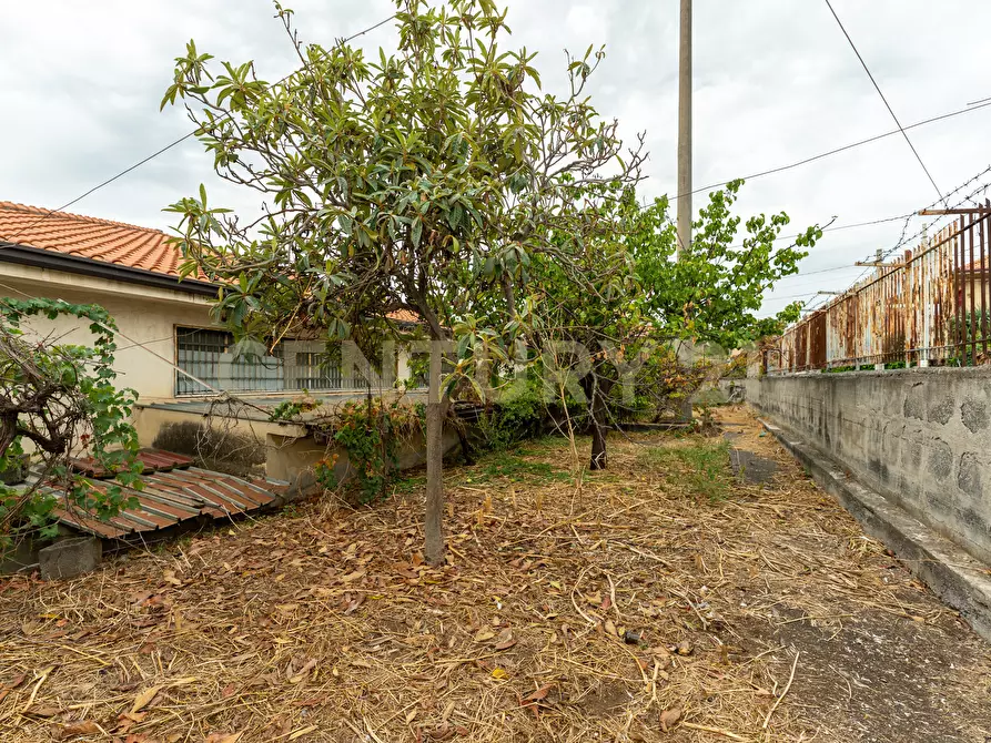 Immagine 4 di Locale commerciale in vendita  in Via Galermo 185 a Catania