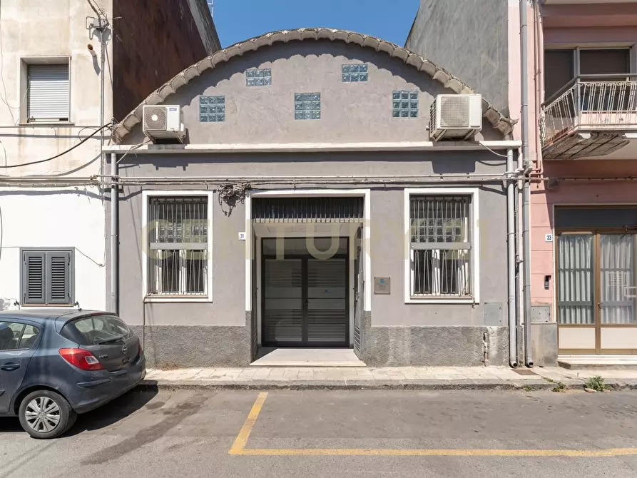 Immagine 1 di Laboratorio in vendita  in Via delle Terme 31 a Misterbianco