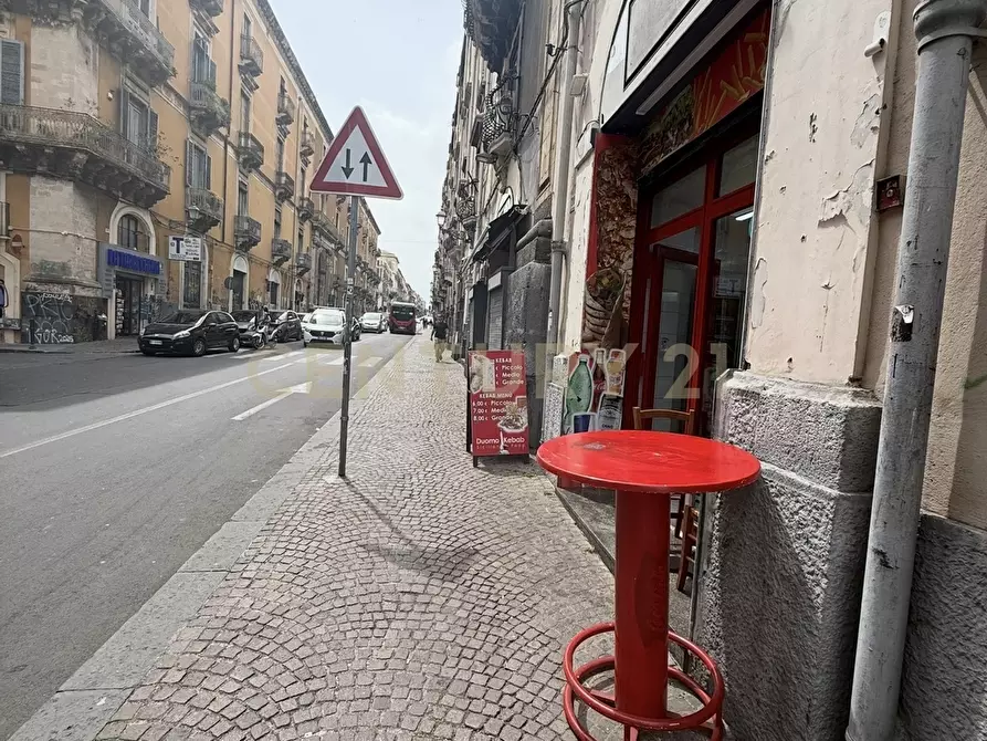 Immagine 4 di Attività commerciale in vendita  in Via Vittorio Emanuele II 218 a Catania