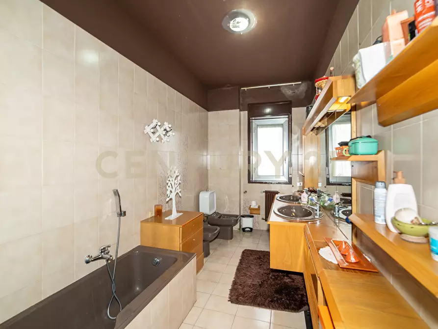 Immagine 19 di Quadrilocale in vendita  in Via Teseo a Catania