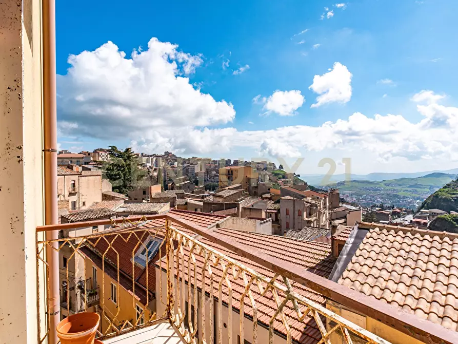 Immagine 24 di Pentalocale in vendita  in Via Roma 135 a Enna