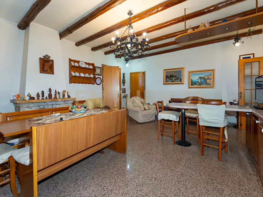 Immagine 44 di Villa in vendita  in Via Ottavia Penna 50 a Caltagirone