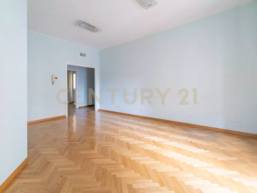 Immagine 10 di Pentalocale in affitto  in Via di Vigna Stelluti 157 a Roma