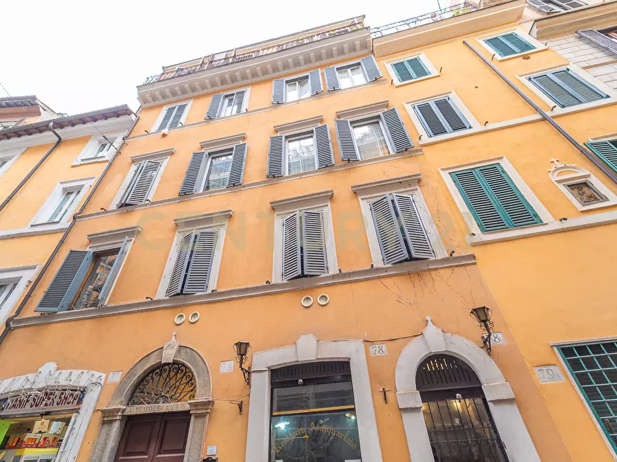 Immagine 32 di Trilocale in vendita  in Via Urbana 80 a Roma