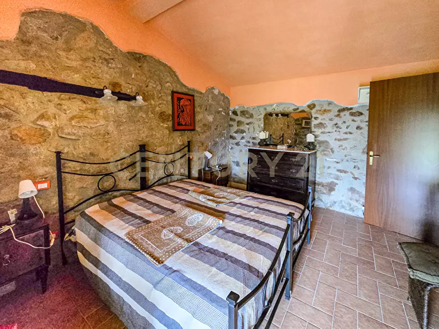 Immagine 17 di Rustico / casale in vendita  in Località Camaiano snc a Roccastrada