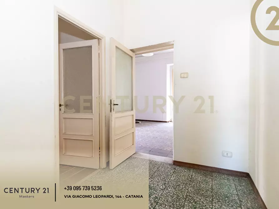 Immagine 27 di Bilocale in vendita  in Via F. Bianco 2 a Catania