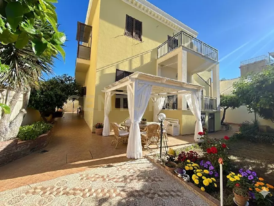Immagine 1 di Villa in vendita  in Via Persefone a Agrigento