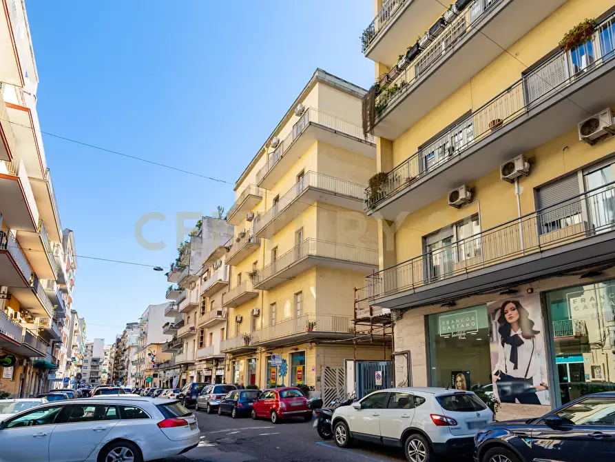 Immagine 50 di Pentalocale in vendita  in Via Milano 60 a Catania