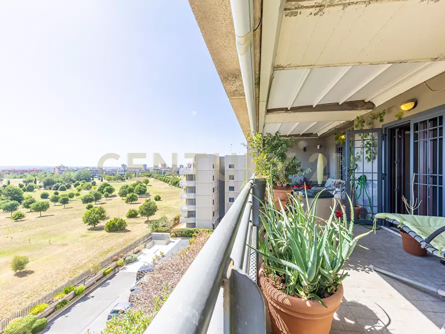 Immagine 27 di Attico in vendita  in Viale Carmelo Bene 320 a Roma