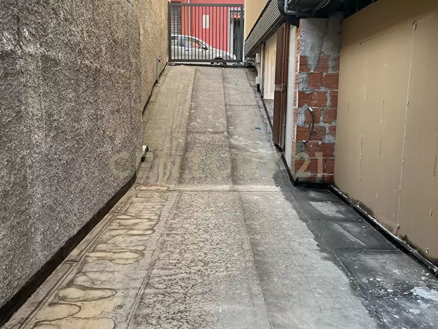 Immagine 3 di Locale commerciale in vendita  in Viale Mario Rapisardi 118 a Catania