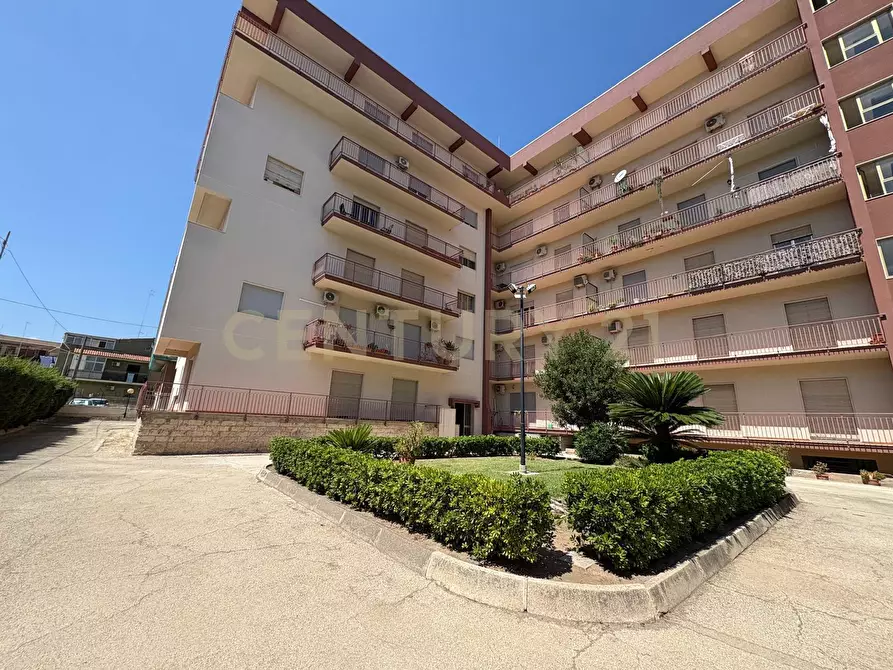 Immagine 2 di Pentalocale in vendita  in Via Mattia Preti 2 a Siracusa
