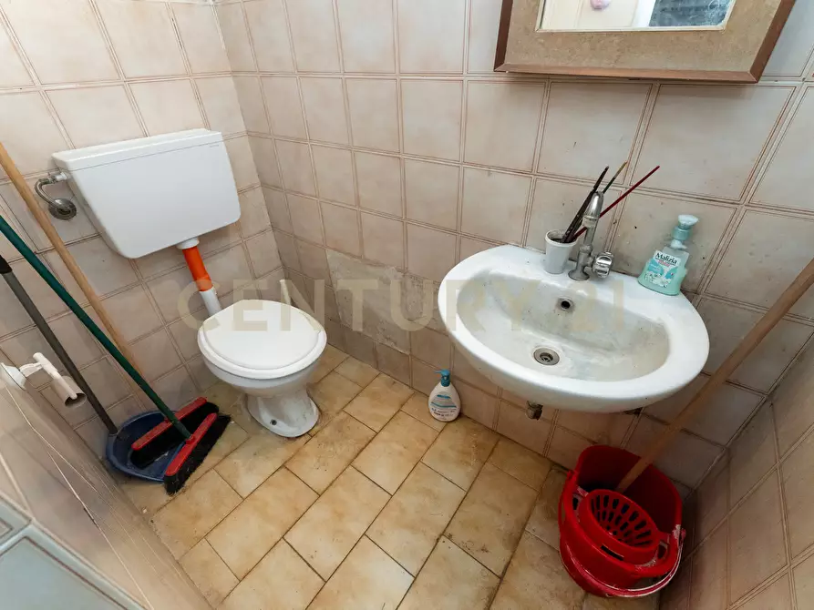 Immagine 20 di Attività artigianale in vendita  in Via Pasubio 44 a Catania